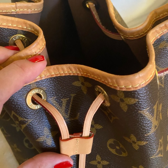 Authentic Louis Vuitton Monogram Petit Noe Shoulder Bag - Picture 14 of 17